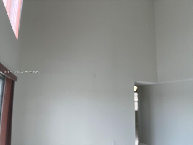 Building Photo - 4805 SW 154th Ave