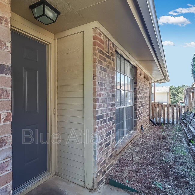 Building Photo - 610 Lillard Rd