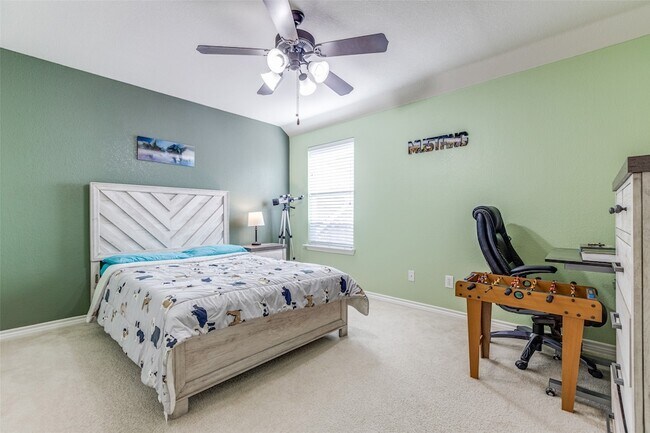 Building Photo - 9412 Fenway Dr