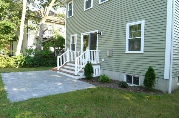 Building Photo - 299 Cabot St