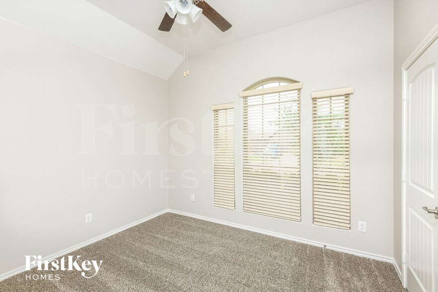 Building Photo - 1721 Jacona Trail