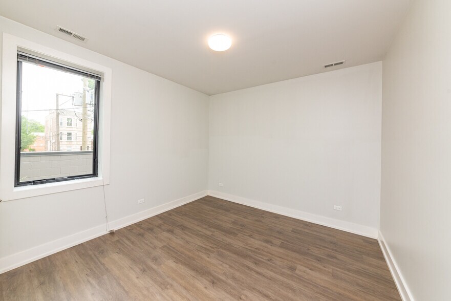 Building Photo - 2111 S Halsted St