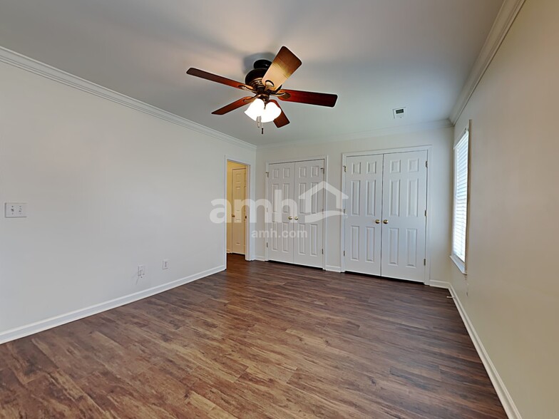 Building Photo - 521 Brummell Ln