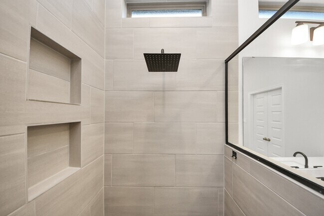 Building Photo - 25931 Dawning Torch Trce