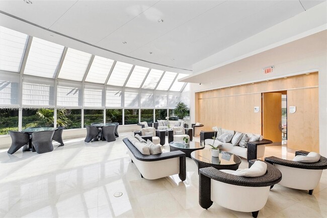 Building Photo - 2127 Brickell Ave