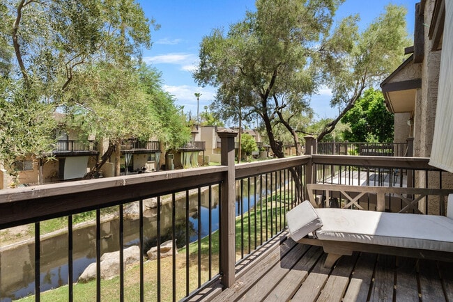 Building Photo - 2232 W Lindner Ave