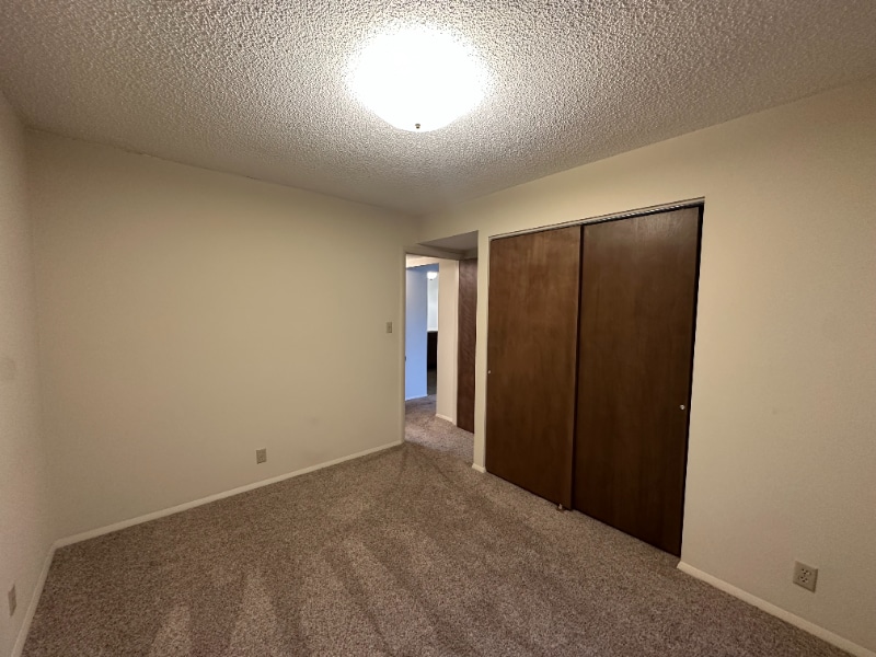 Building Photo - 606 Cumberland Dr