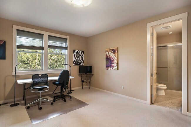 Building Photo - 3560 NW Braid Dr