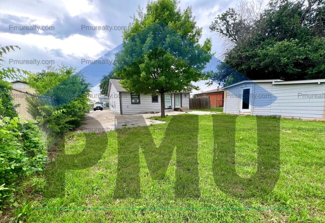 Building Photo - COMING SOON! 3-bedroom, 1-bathroom house l...