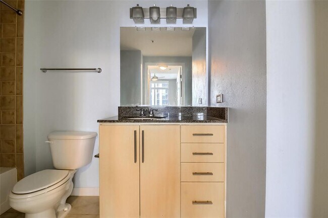 Building Photo - 54 Rainey St