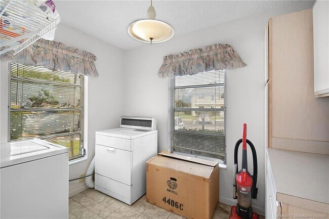 Building Photo - 1900 S Kanner Hwy