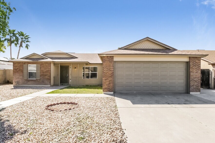 Primary Photo - 8023 W Krall St