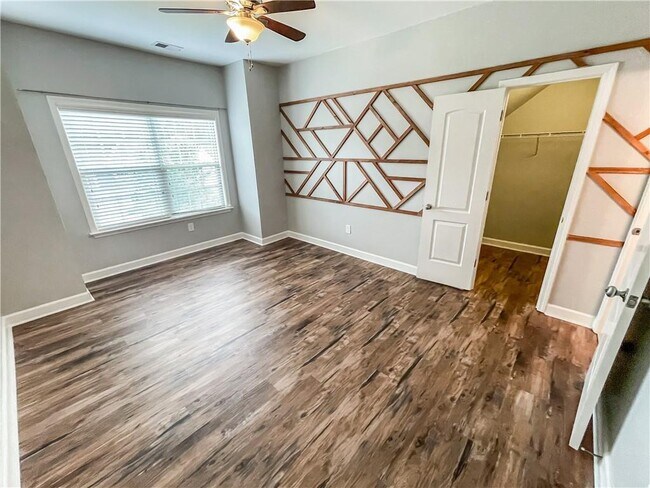 Building Photo - 4450 Wooded Oaks NW