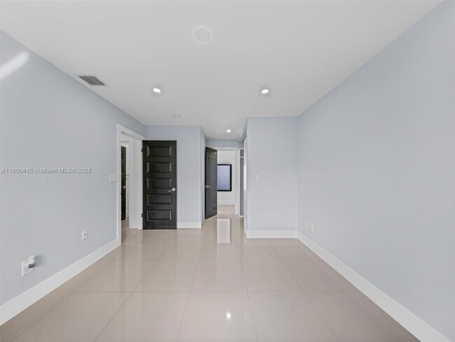 Building Photo - 7434 SW 127th Ct