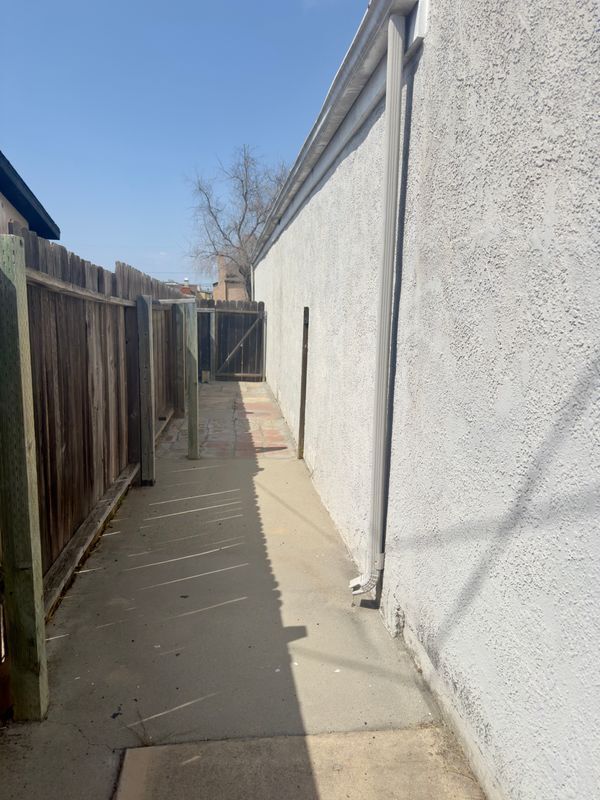 Building Photo - 7892 Newman Ave