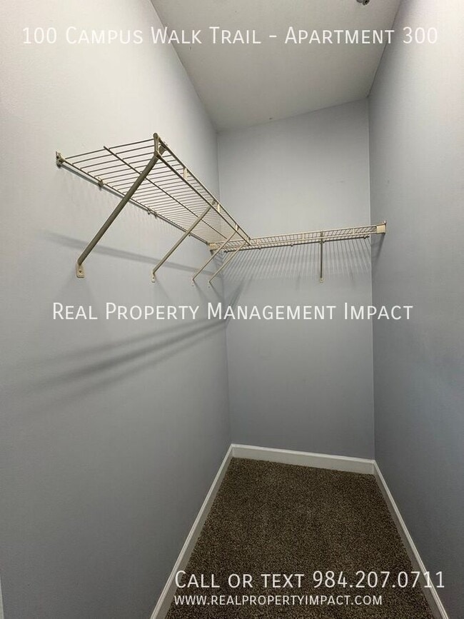 Building Photo - 100 Campus Walk Trl