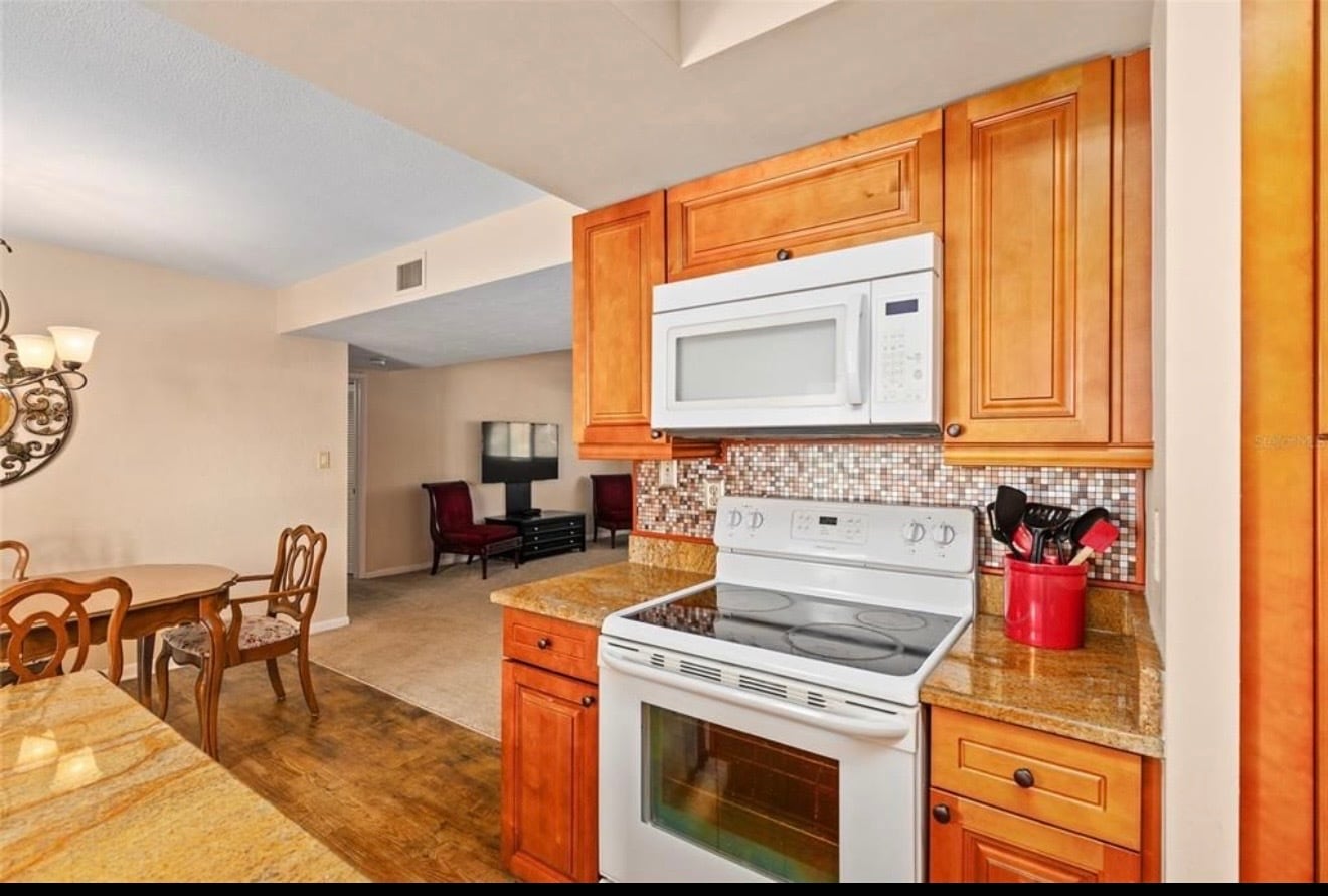 Building Photo - 401 NW 39th Rd