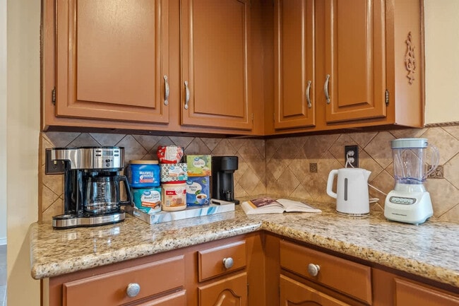 Building Photo - 2003 Pierce Ct