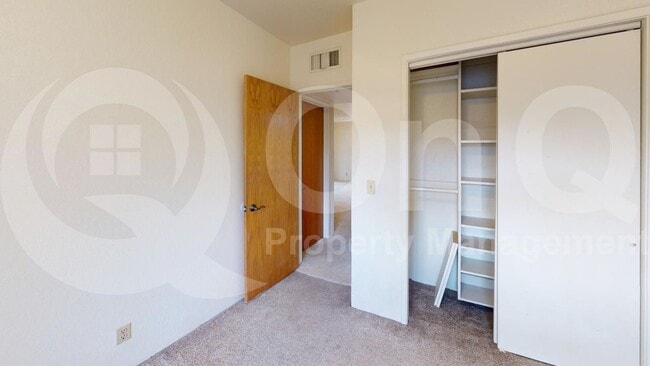 Building Photo - 2705 N Orchard Ave