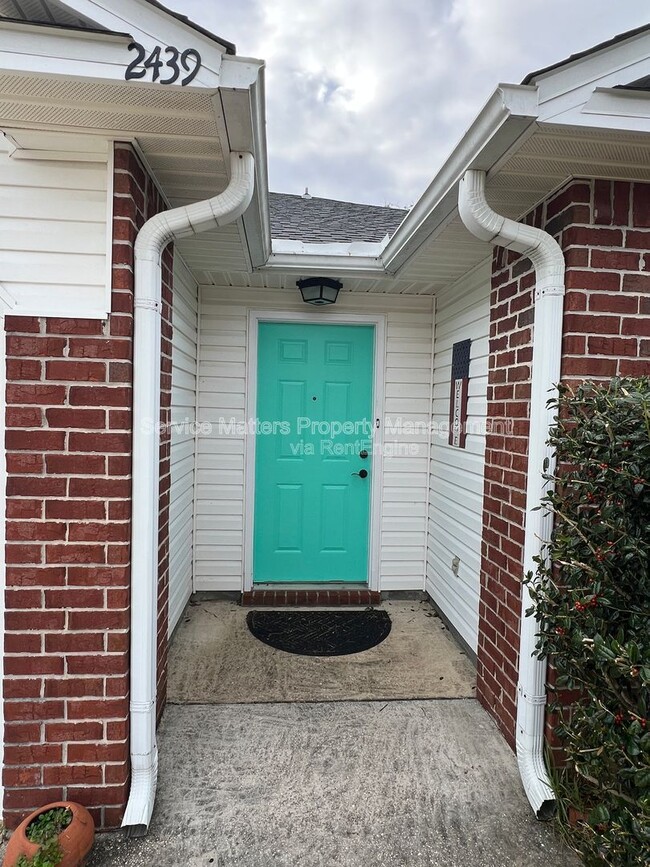 Building Photo - 2439 Redoubt Ave