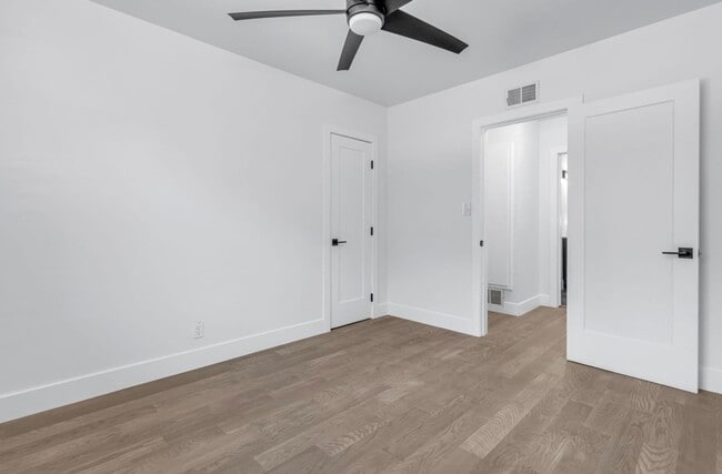 Building Photo - Gorgeous Remodeled 3 Bedroom 2 Bath Pool H...