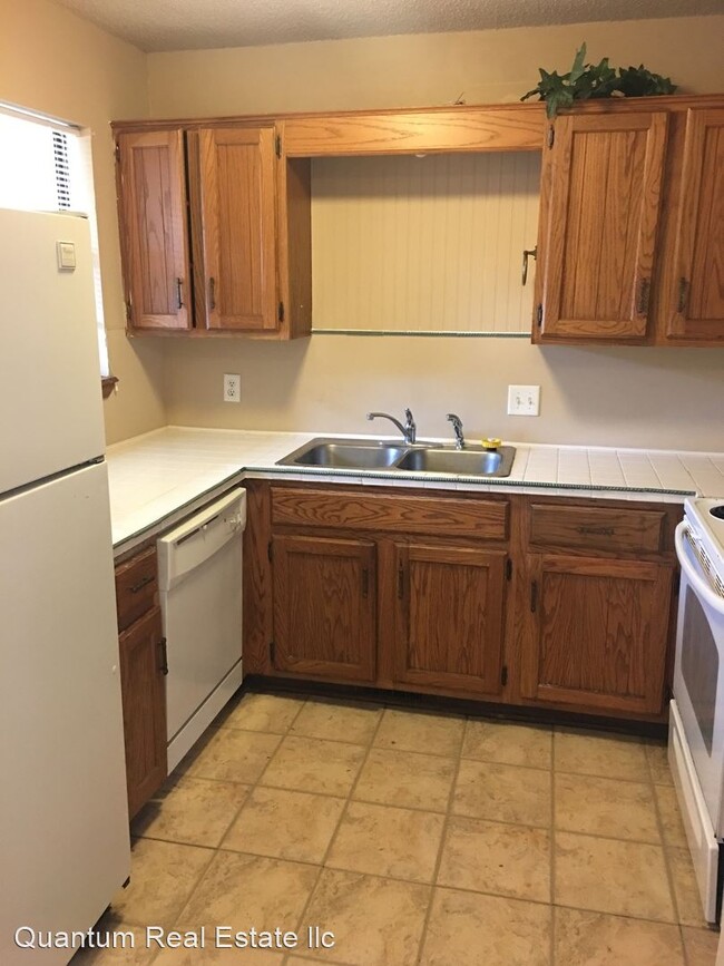 Building Photo - 2 br, 2 bath House - 131 PERTH CT