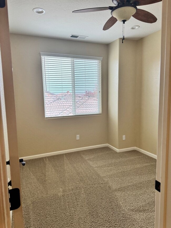 Building Photo - MOVE IN READY!! 3 BEDROOM 2 1/2 BATH HOME FOR RENT IN VILLAS AT COPPER VALLEY