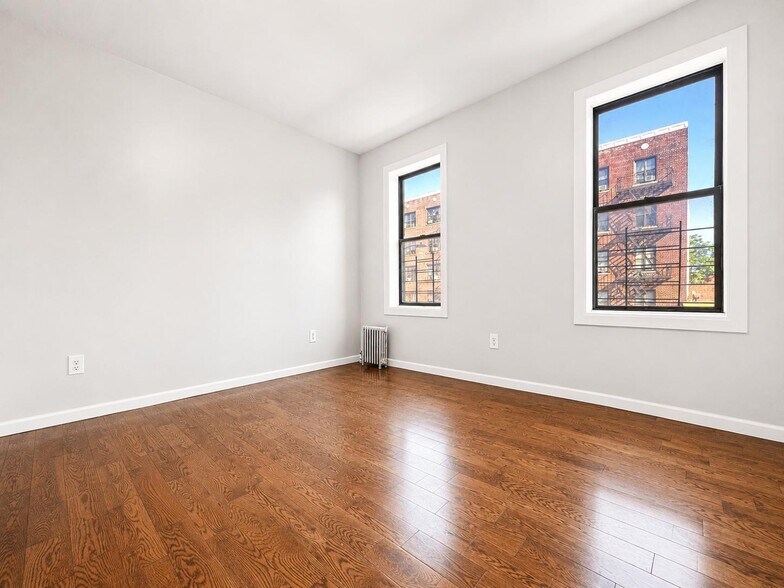 Building Photo - 10 Vermilyea Ave