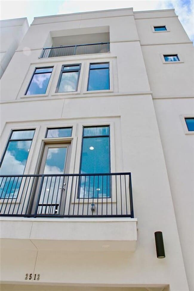 Building Photo - 2512 Morgan St