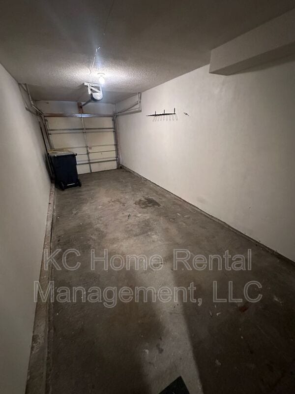 Building Photo - 4545 NE 83rd St