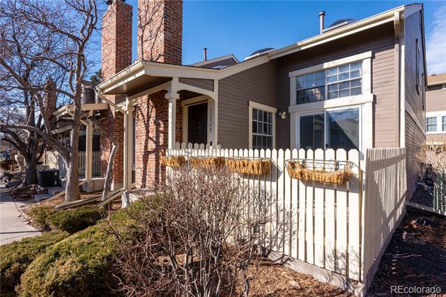 Building Photo - 2092 S Helena St