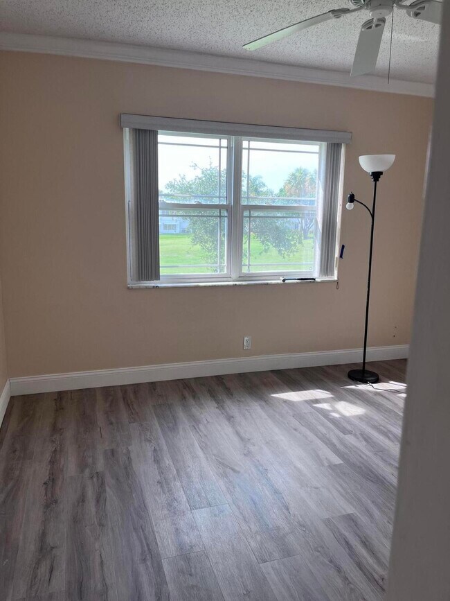 Building Photo - 251 S Golf Blvd