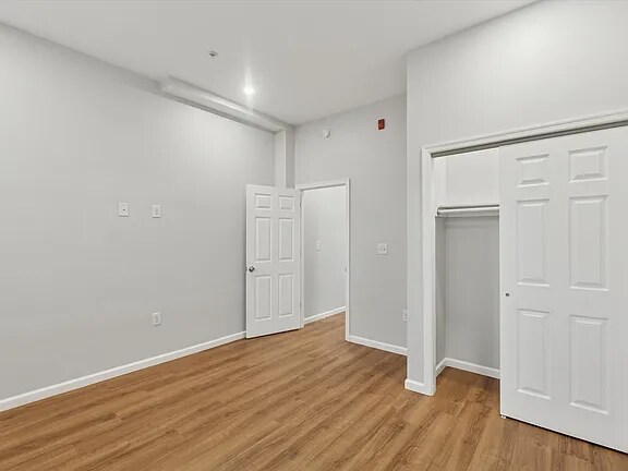 Building Photo - 1211 W Cambria St