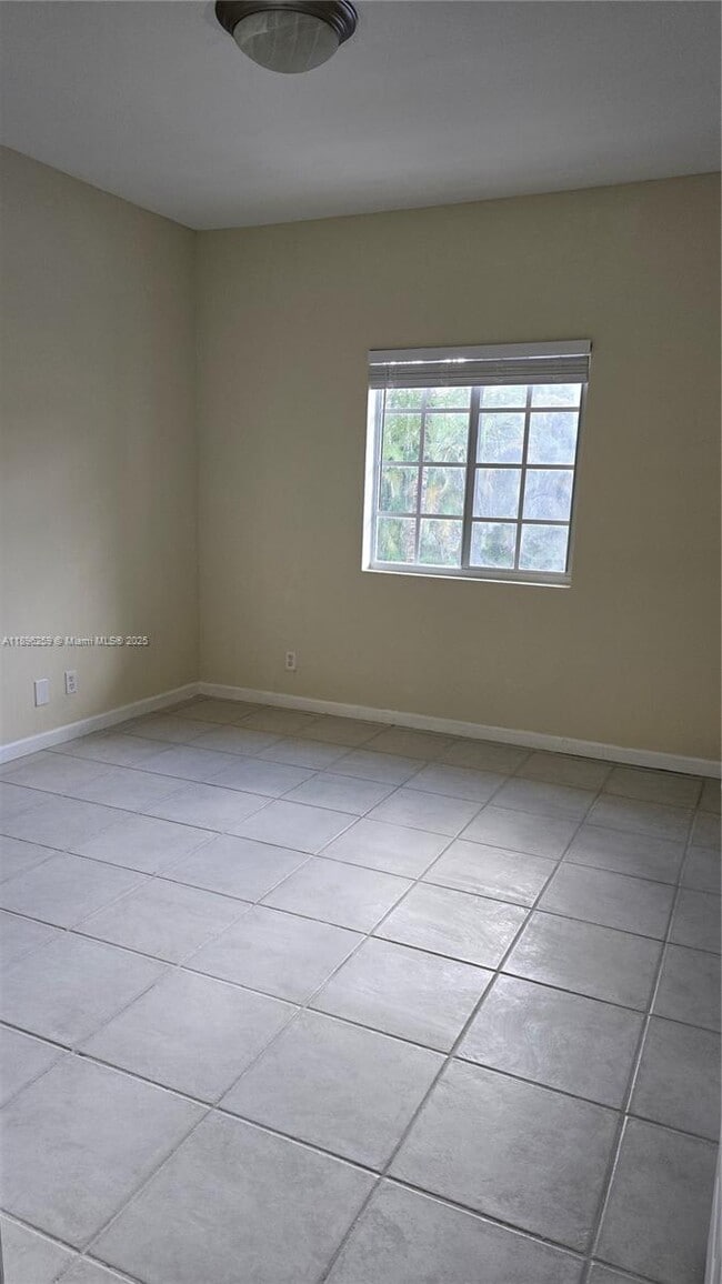 Building Photo - $2,500MONTHLY;4802 WASHINGTON ST #12 HOLLY...