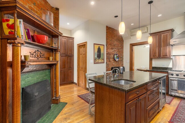 Building Photo - 2633 Adams Mill Rd NW