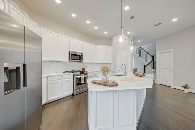 Building Photo - 10707 Deer Path Dr