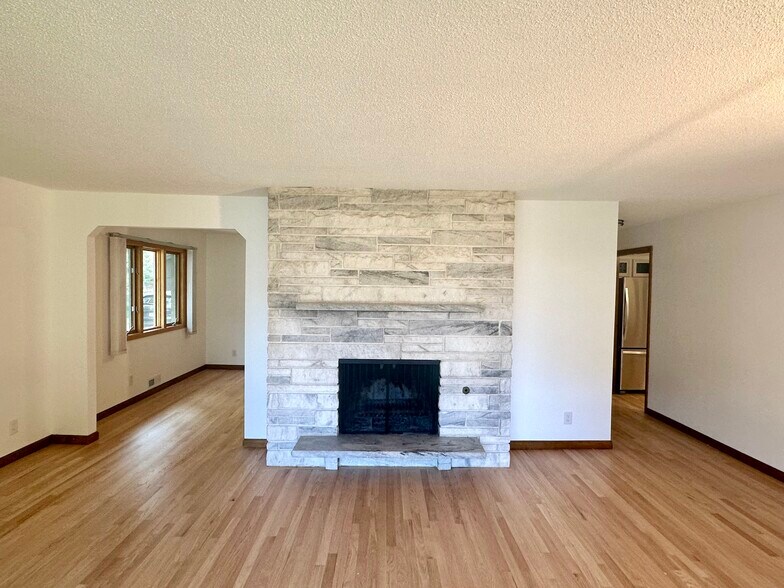 Building Photo - 7301 Glouchester Dr