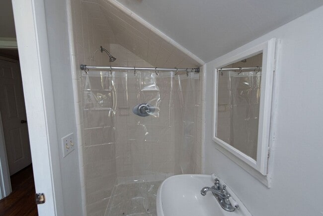 Building Photo - WESTWOOD-4 BEDROOM 2 BATH WITH OPEN FLOOR ...