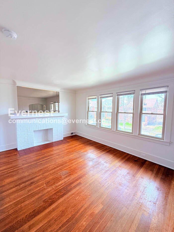 Building Photo - 3209 W Grand St