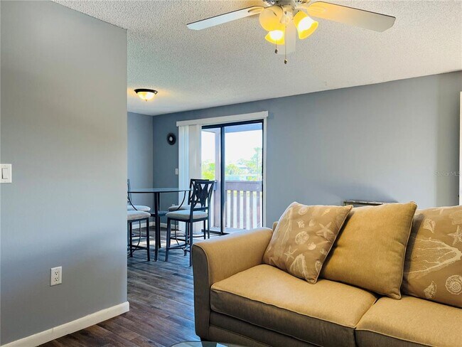 Building Photo - 5026 Water Oak Dr