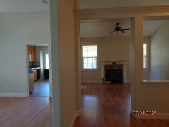 Building Photo - 485 Deer Creek Dr