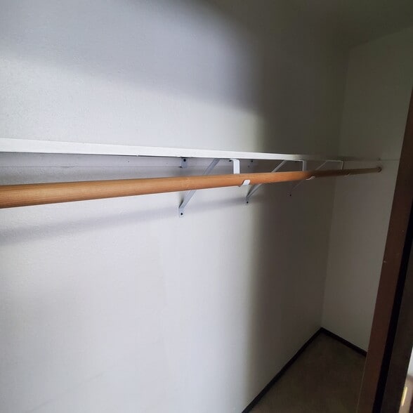 Building Photo - 1224 E 3rd St