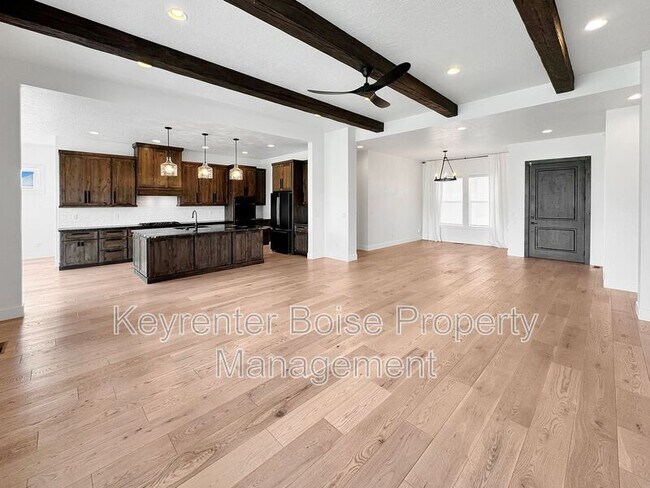 Building Photo - 5298 W Parkridge Dr