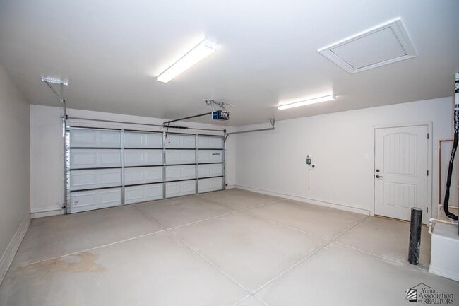 Building Photo - 12527 E 49th Dr