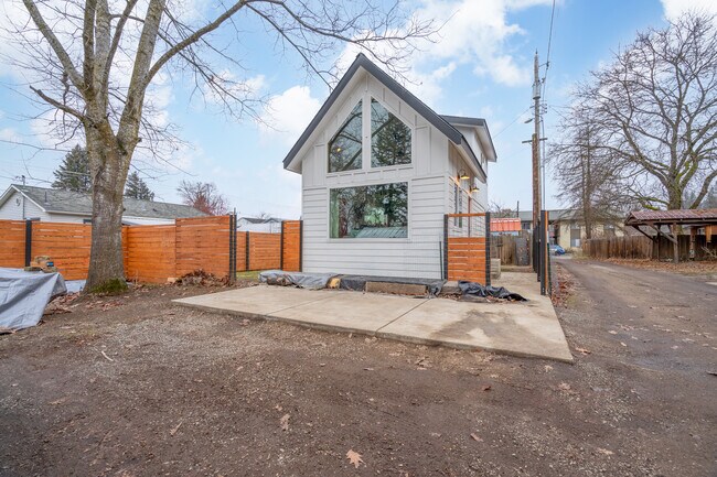 Building Photo - 1046 N 15th St