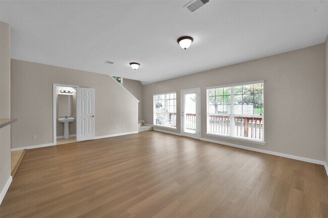 Building Photo - 180 Binnacle Ct