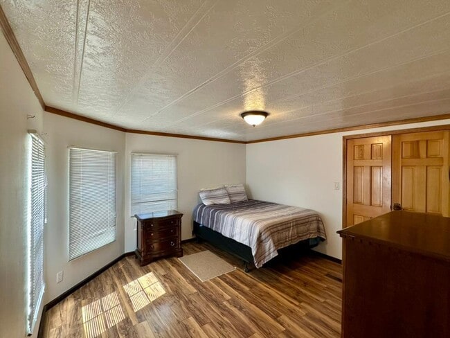Building Photo - 944 Lucinda Dr