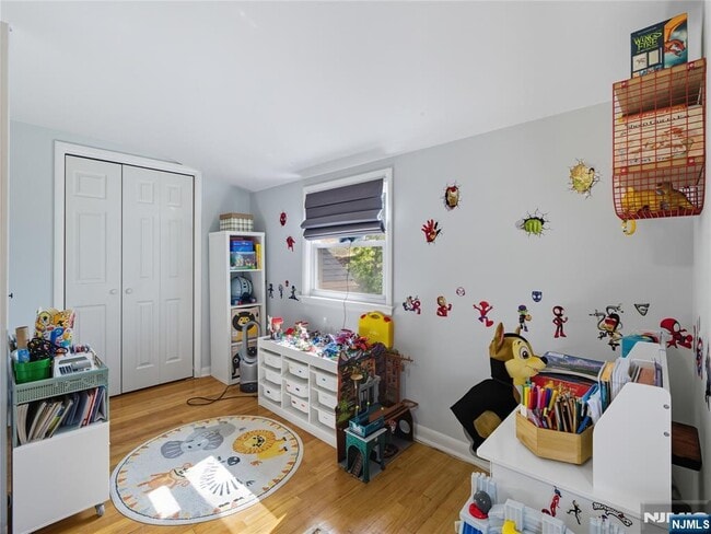 Building Photo - 197 Fairview Ave