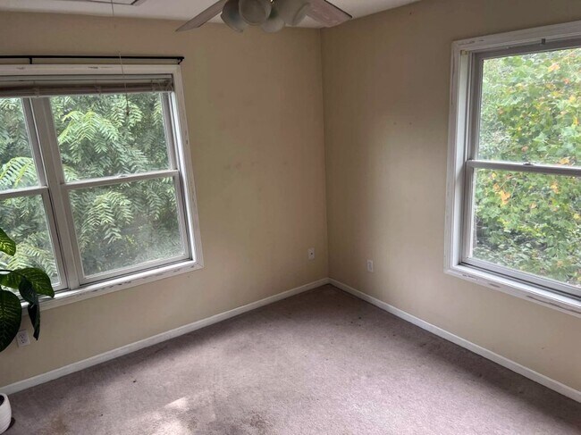 Building Photo - 5328 Godas Cir