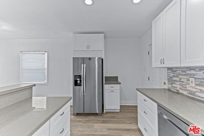 Building Photo - 11031 Hatteras St